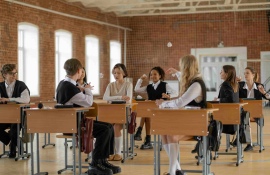 Министерство просвещения Казахстана официально отказалось от идеи объединять несколько школьных предметов в один.